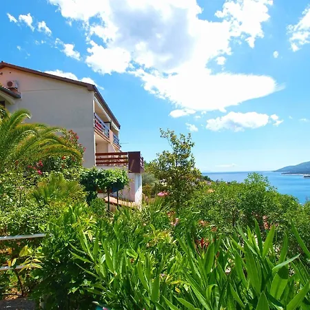 Fuer 5 Personen Ca 50 Qm In Rabac, Istrien Bucht Von *